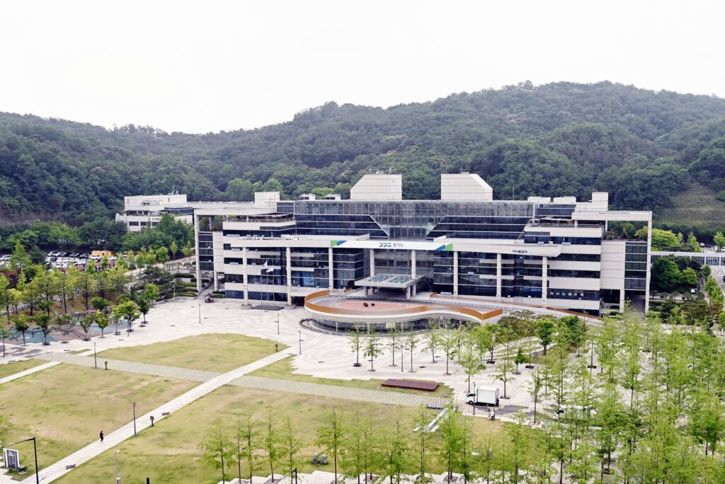도내 남북한 가족 총 40가족(20쌍) 130명이 참여하는 남북한 가족 통일결연사업을 개최한 경기도 북부청사 사진